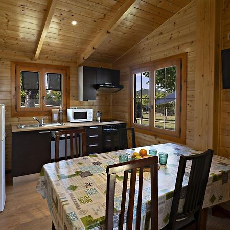 Bungalows - Camping El Solsones Сольсона Экстерьер фото