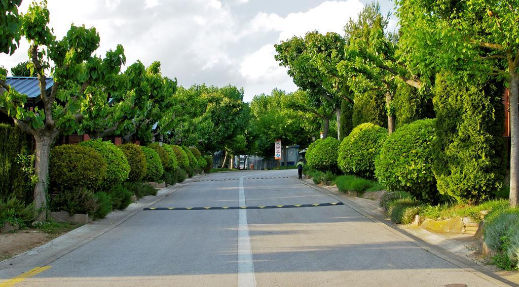 Bungalows - Camping El Solsones Сольсона Экстерьер фото