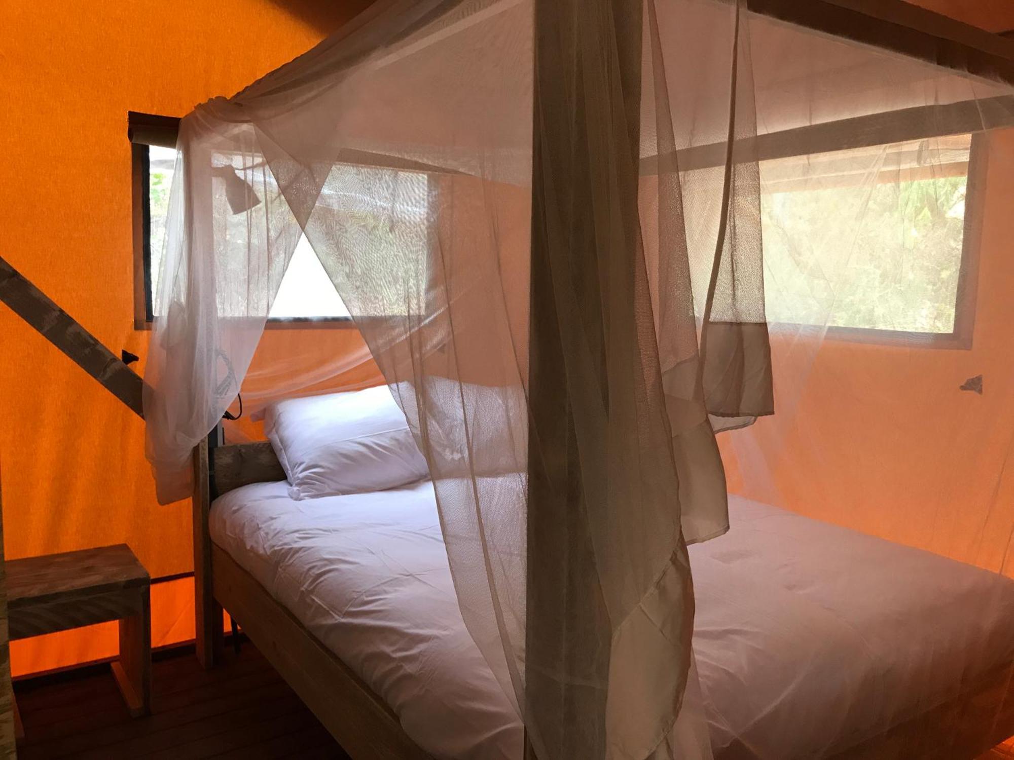 Bungalows - Camping El Solsones Сольсона Экстерьер фото