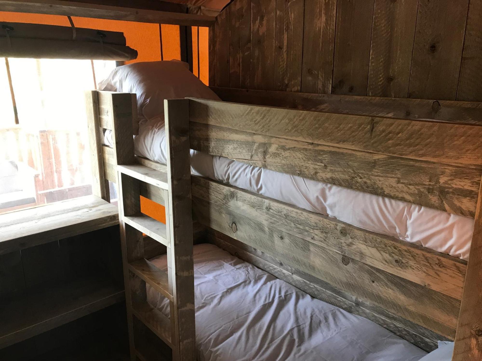 Bungalows - Camping El Solsones Сольсона Экстерьер фото
