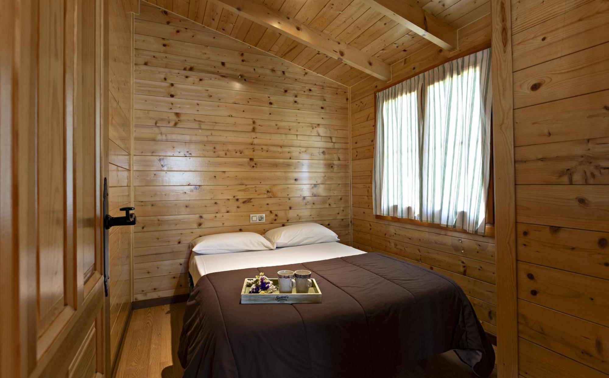 Bungalows - Camping El Solsones Сольсона Экстерьер фото
