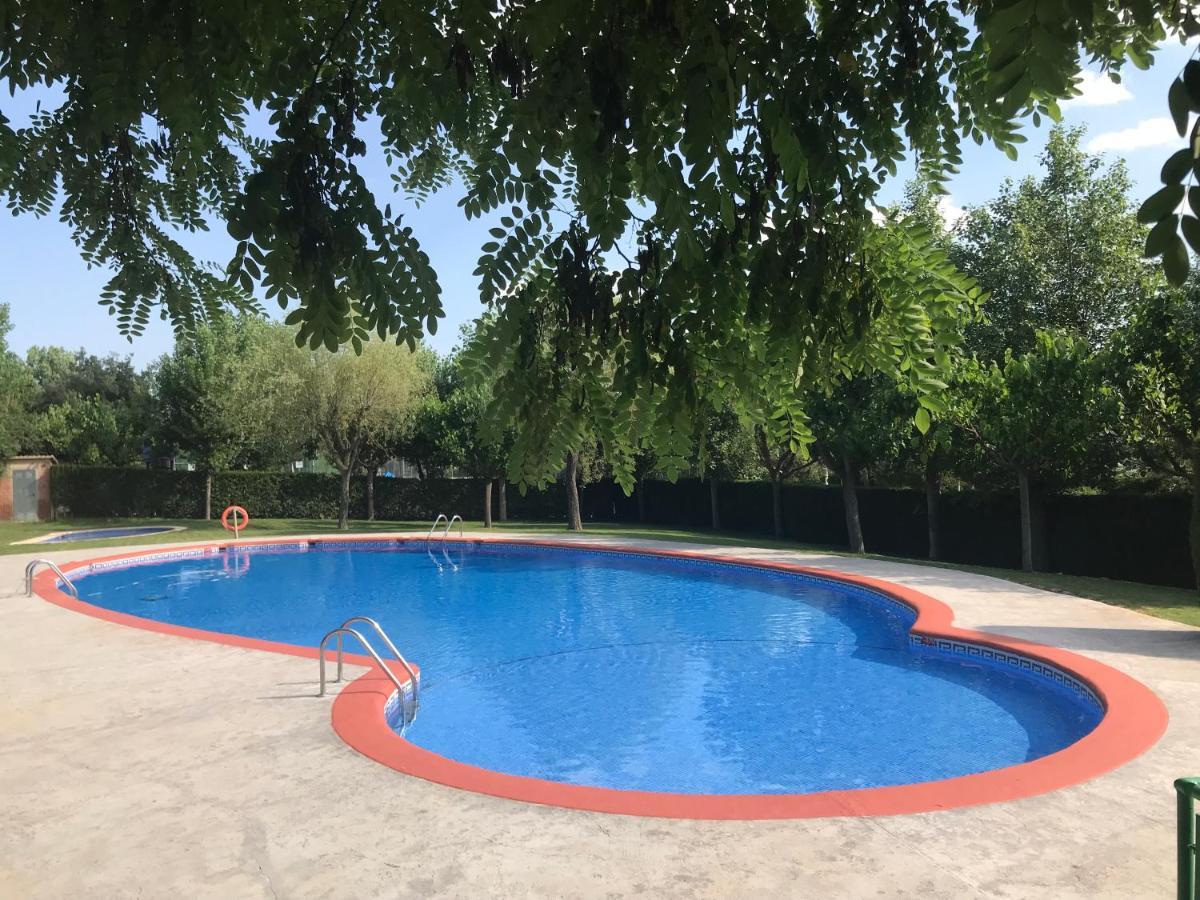 Bungalows - Camping El Solsones Сольсона Экстерьер фото